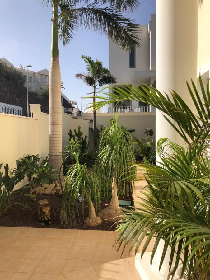 Villa Juliana Адехе Екстериор снимка
