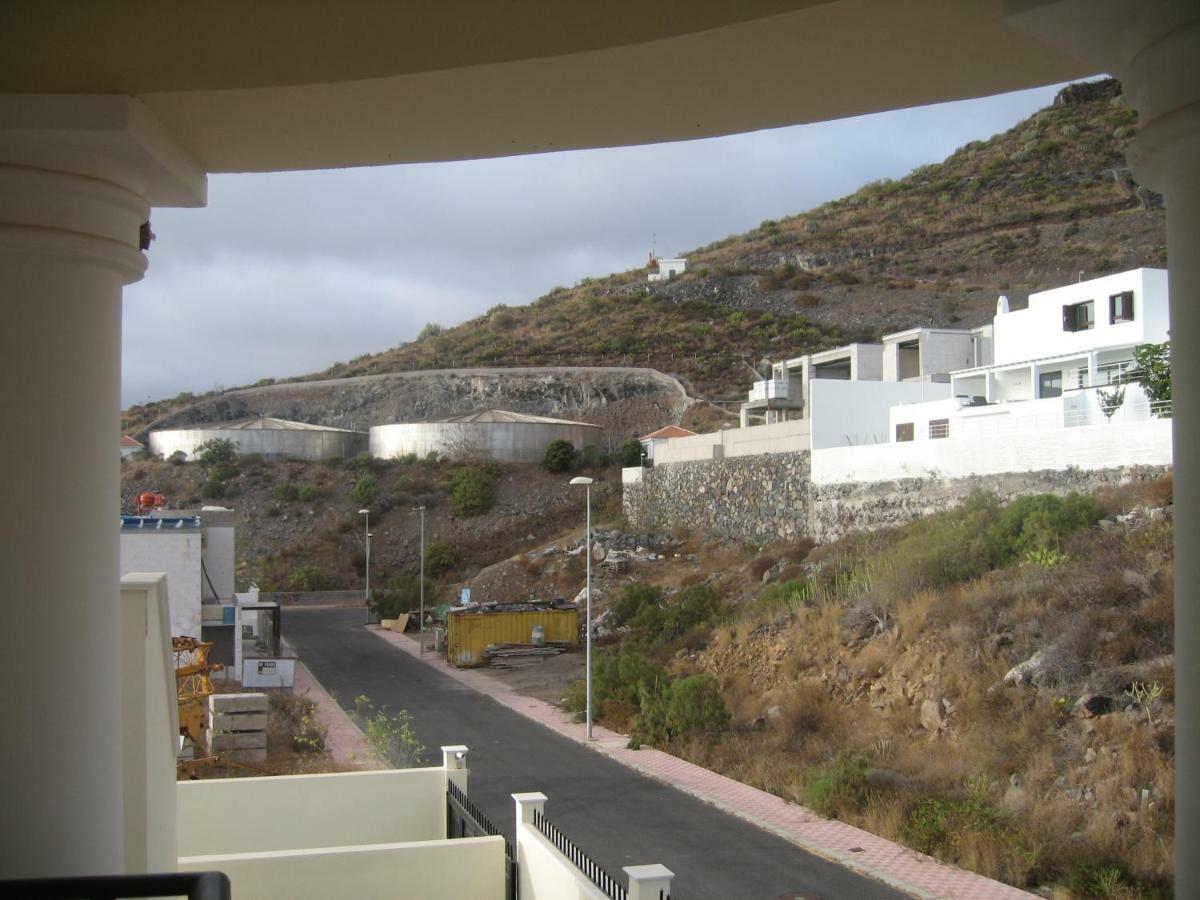 Villa Juliana Адехе Екстериор снимка