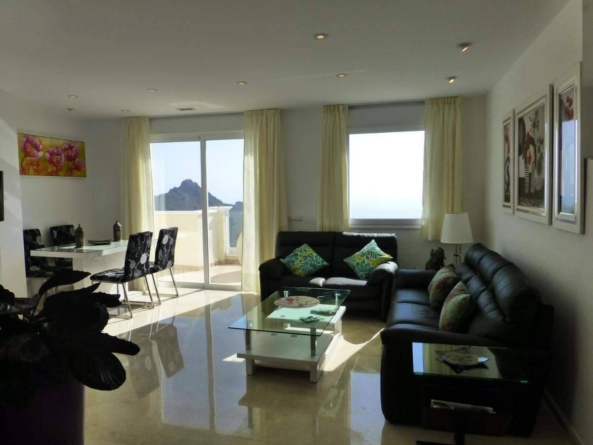 Villa Juliana Адехе Екстериор снимка