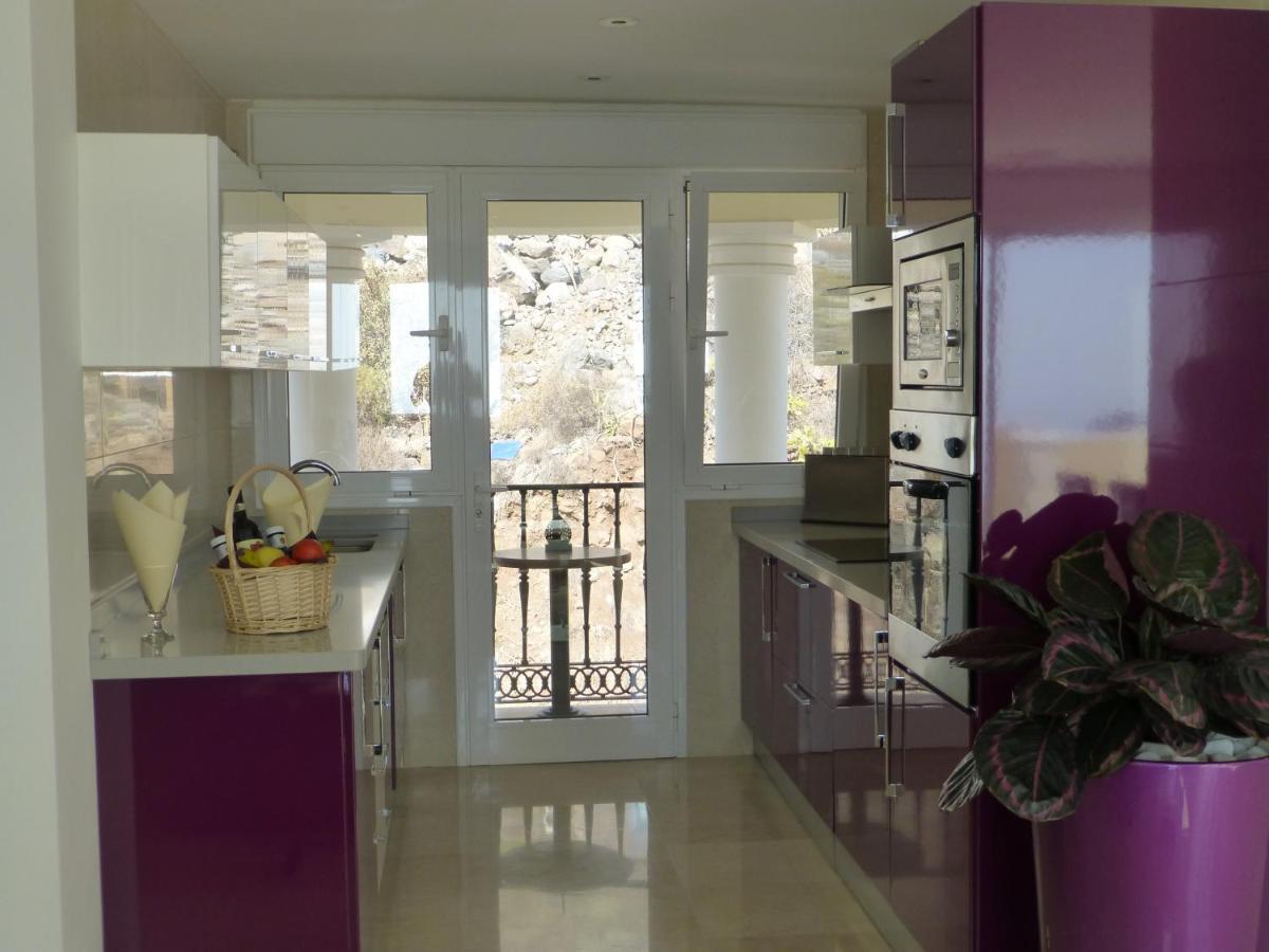 Villa Juliana Адехе Екстериор снимка