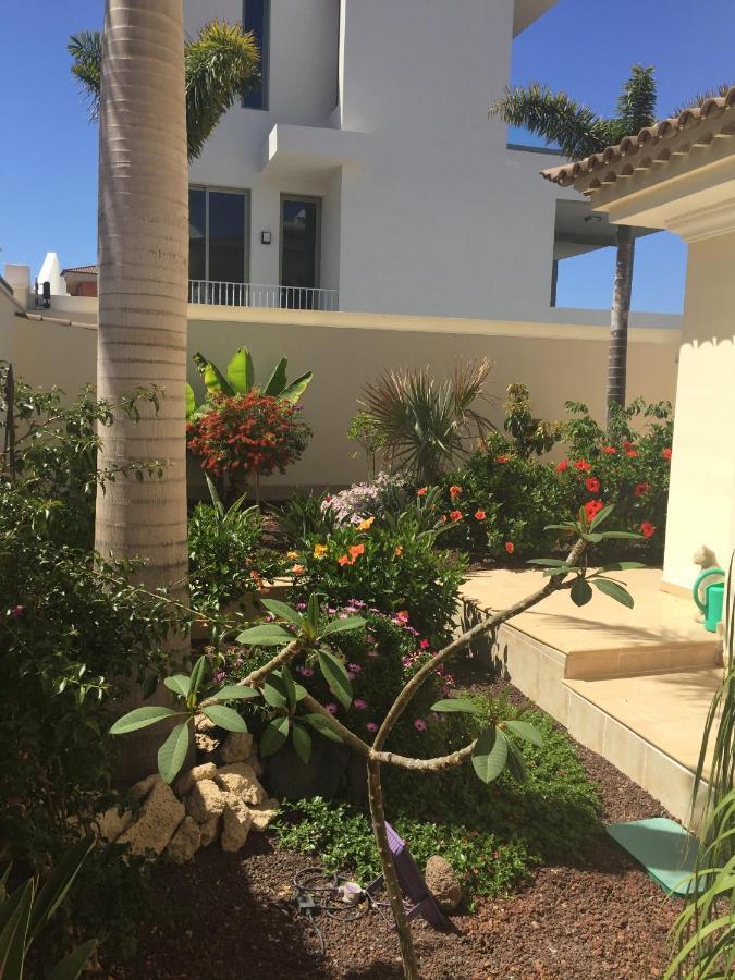 Villa Juliana Адехе Екстериор снимка
